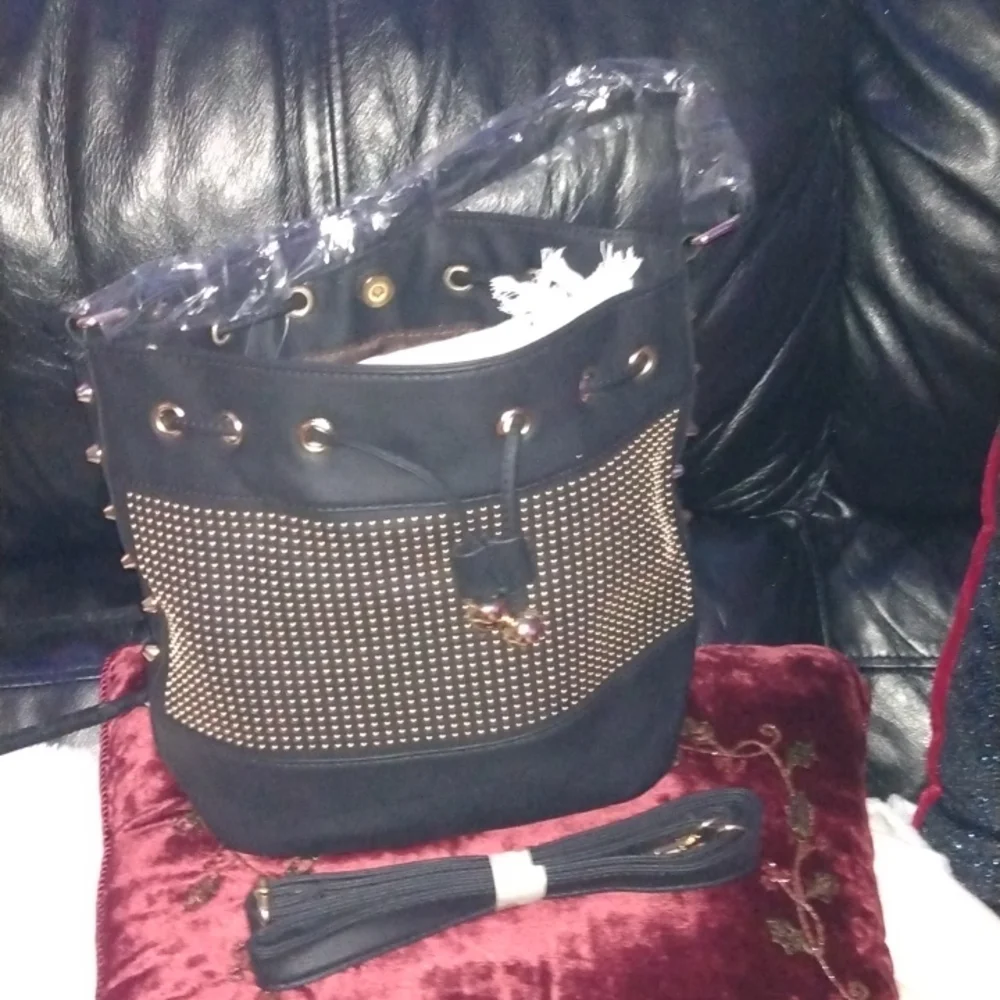 Black leatherette studded cross body purse NEW - Picture 2 of 12